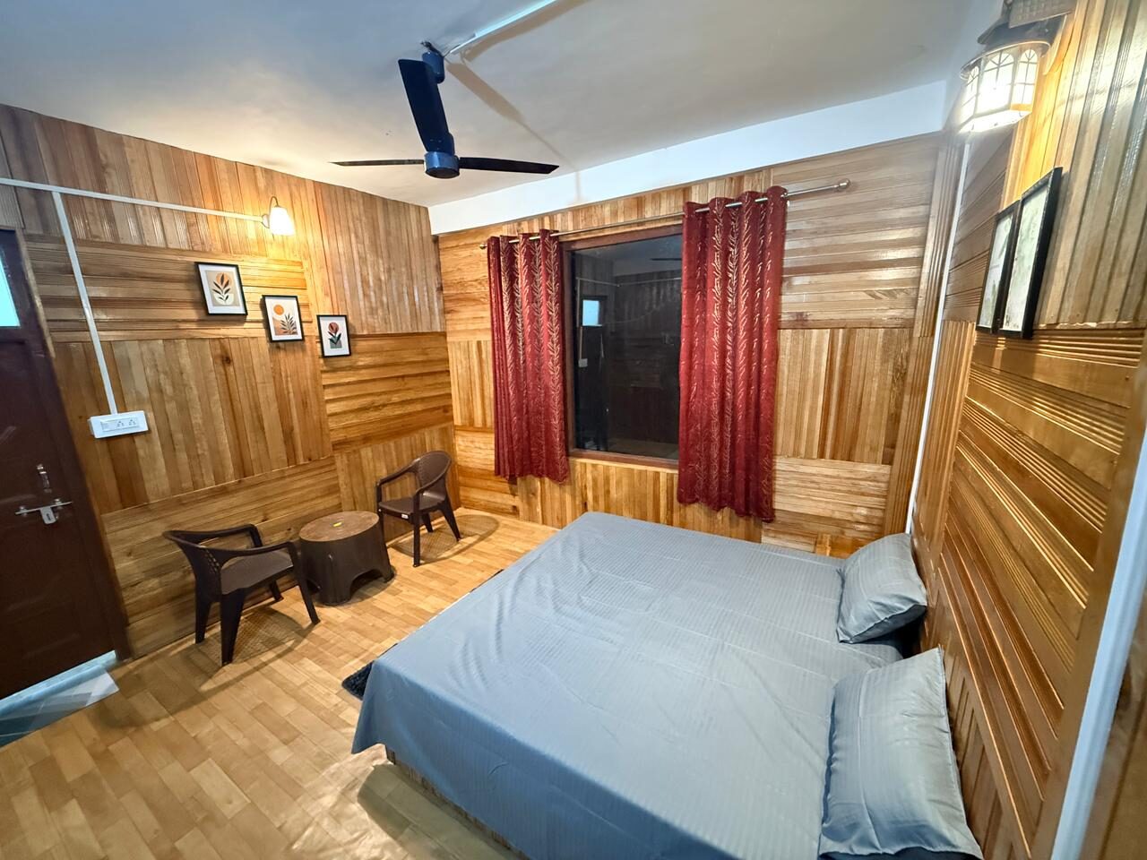 Mountain view room seating